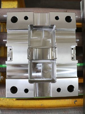 품질  CNC Machined Plastic Mould Base Precisely Milled ISO9001:2015 공장