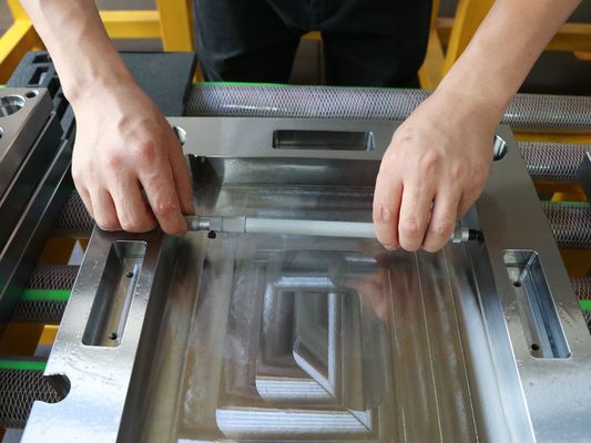 CNC 기계가공 주입 주형 베이스 0.1 밀리미터 플레이트 두께 공차